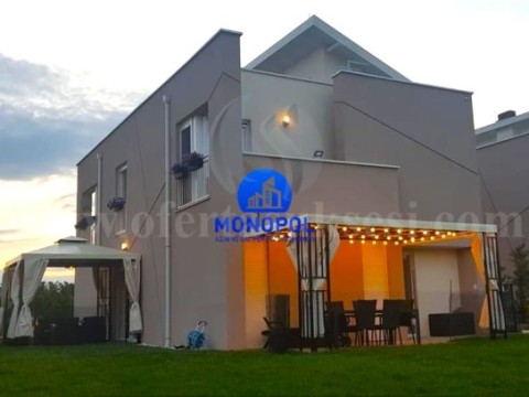 Jap me qira shtepin 200m2 dy kateshe / Prishtine