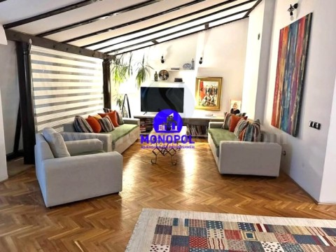 Jap me qira shtepin 220m2 dy kateshe / Prishtine