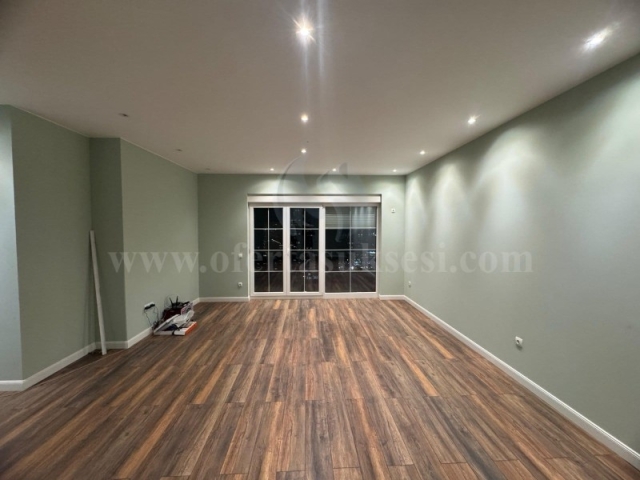 Jap me qira banesen-ZYREN kati i -IV- / Prishtine